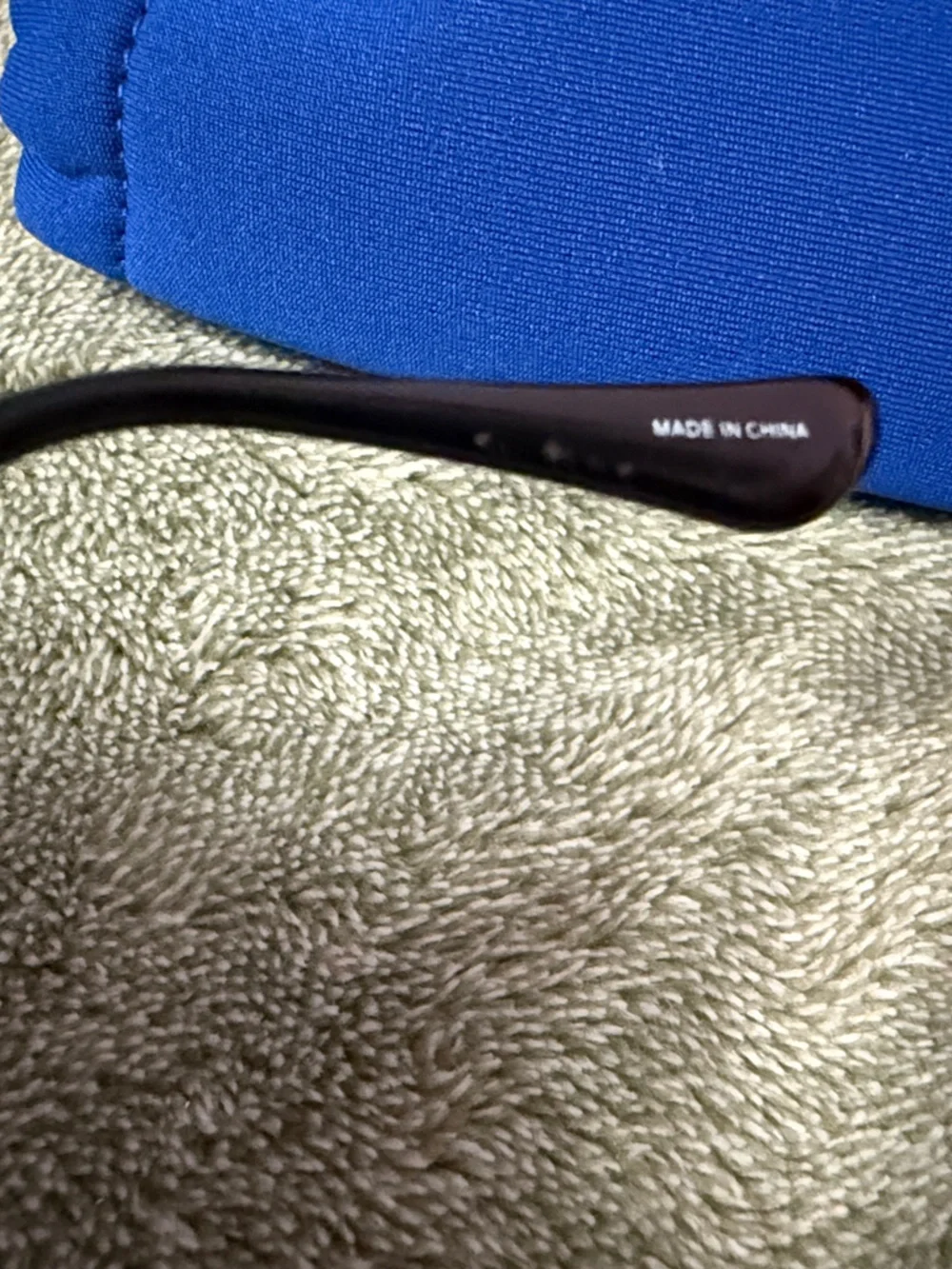 Ray-Ban Pink Metal Aviator Sunglasses with Rose-Tinted Lenses